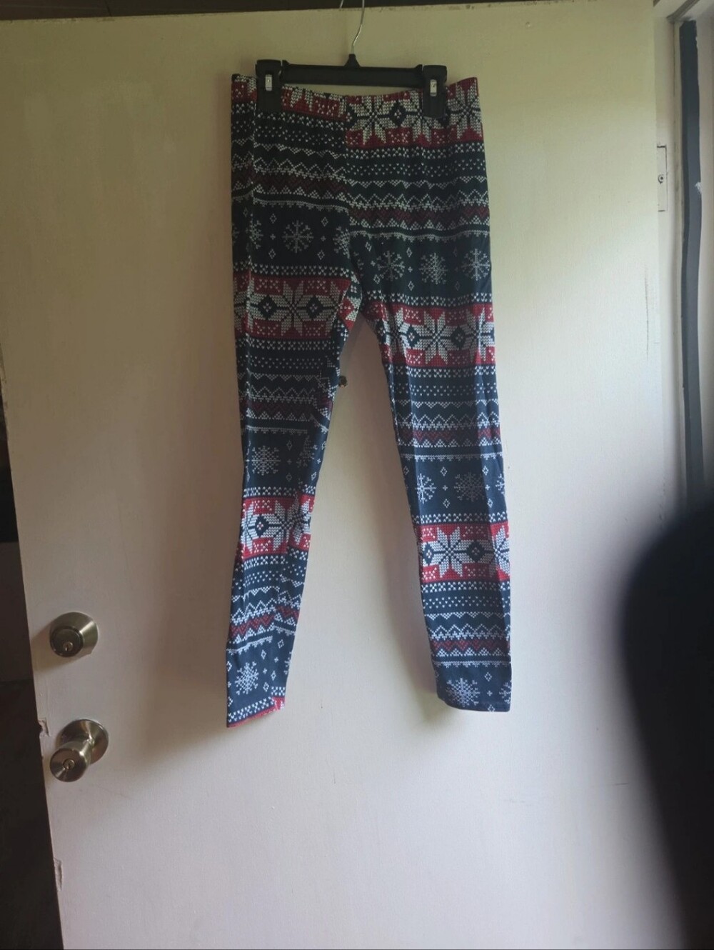No Boundaries Navy and Red Snowflake Womens Leggings